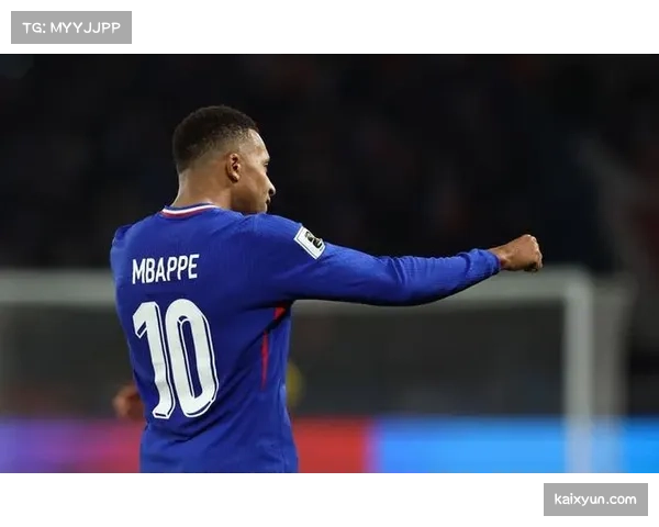 法国队下半场火力全开 姆巴佩领衔进攻线